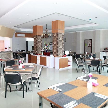 ホテルTraining Centre Damhil Gorontalo エクステリア 写真