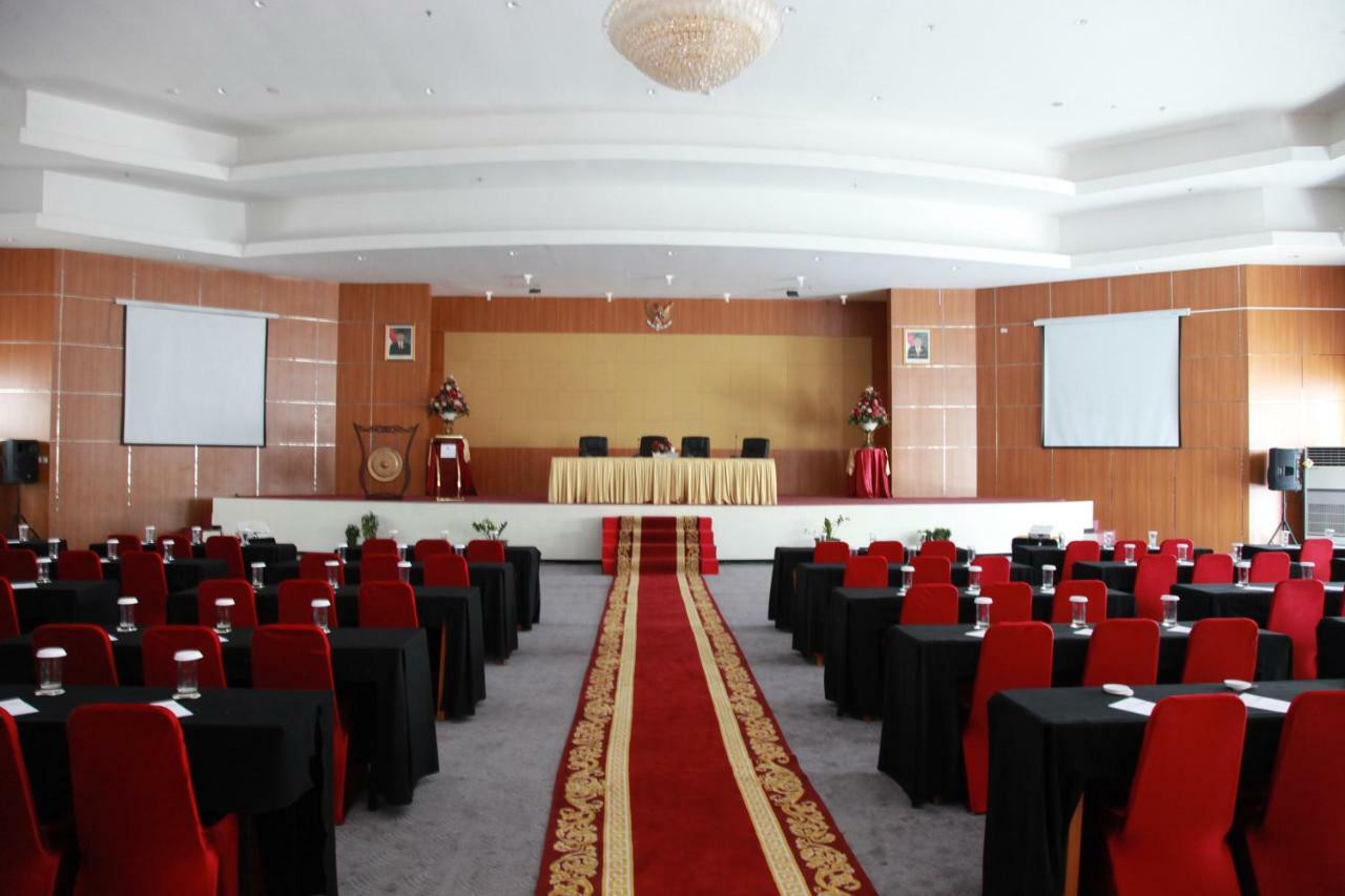 ホテルTraining Centre Damhil Gorontalo エクステリア 写真